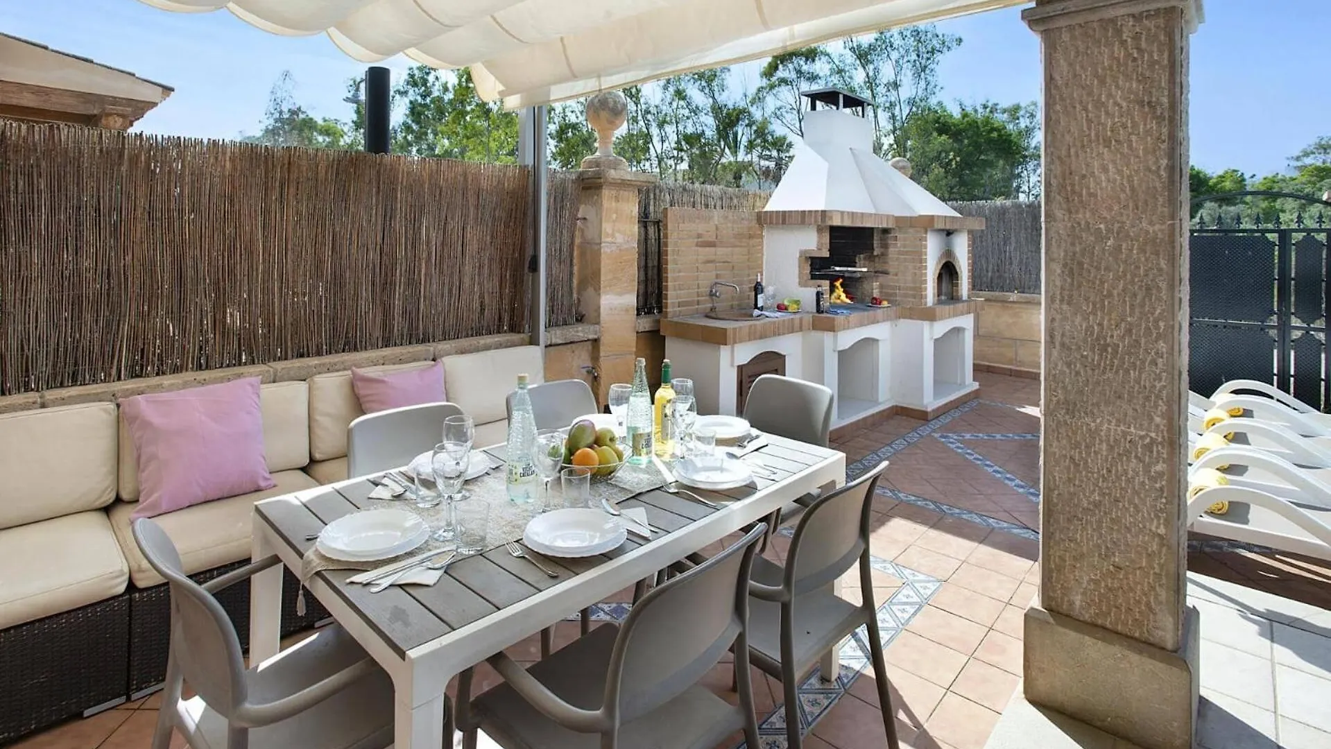 Villa Green Lake By Villa Plus Playa de Muro  Hiszpania